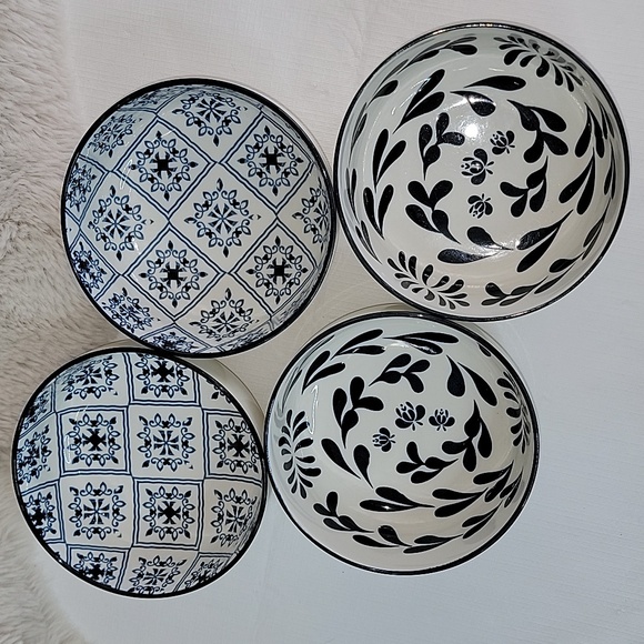 4 Orly Maison Small Blue & White Bowls - Picture 1 of 4
